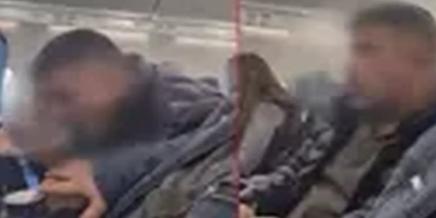 AJet uçağında sigara içen yolcu kara listeye alındı